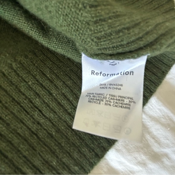 REFORMATION - Cashmere Polo Sweater - Picture 4 of 4